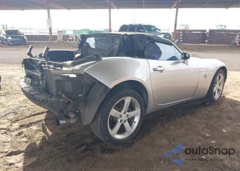 2008 Pontiac Solstice z USA, uszkodzony, nr VIN 1G2MB35B58Y107585